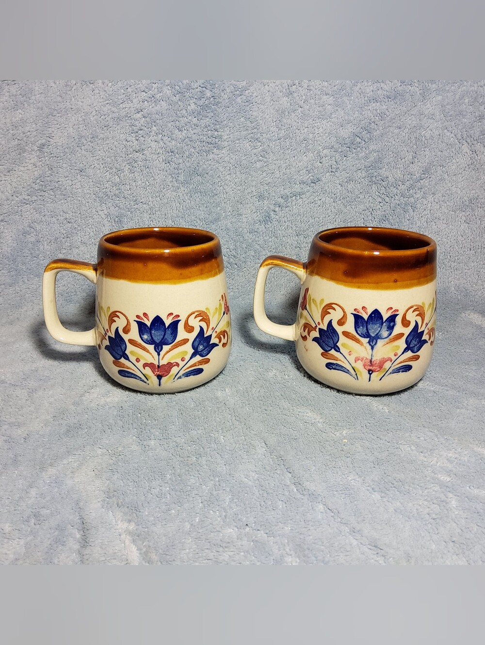 Vintage Hand Painted Stoneware Coffee Mugs Set of 2 Blue Floral Dip Glaze Rim